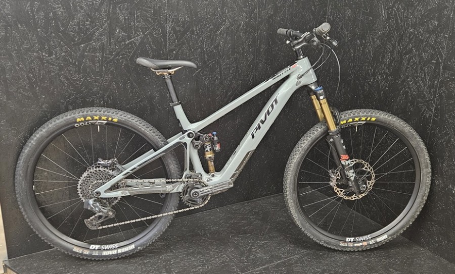 Testovací kolo Pivot Cycles Shuttle SL Pro